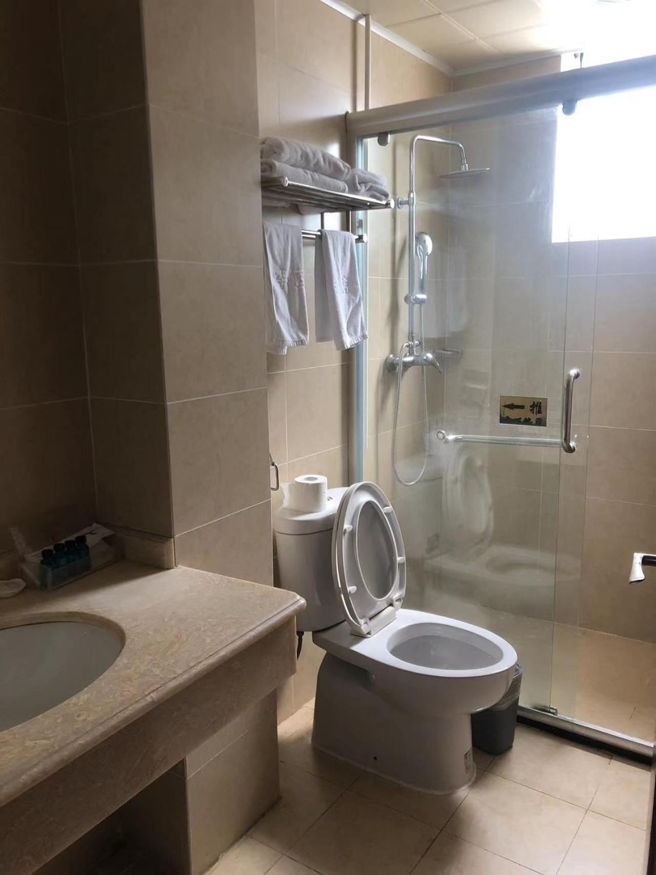 Chengdu Sichuan University Budget Hotel Bagian luar foto