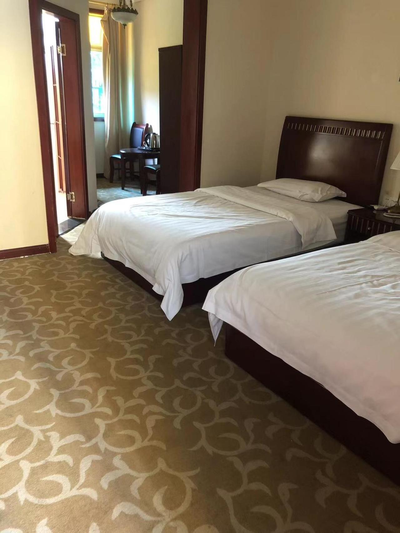 Chengdu Sichuan University Budget Hotel Bagian luar foto